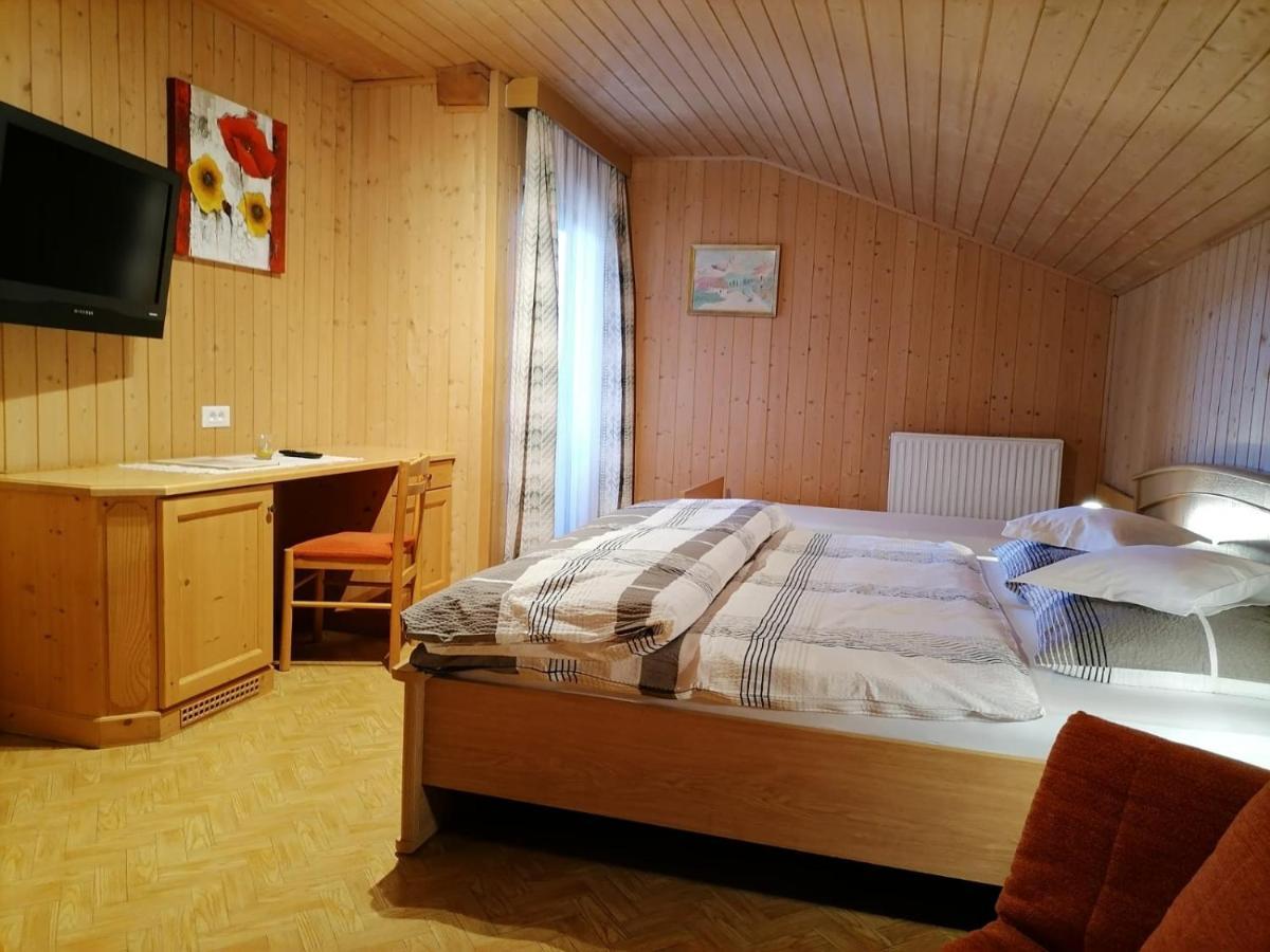 Gasthaus Oberkirn Шена Екстер'єр фото